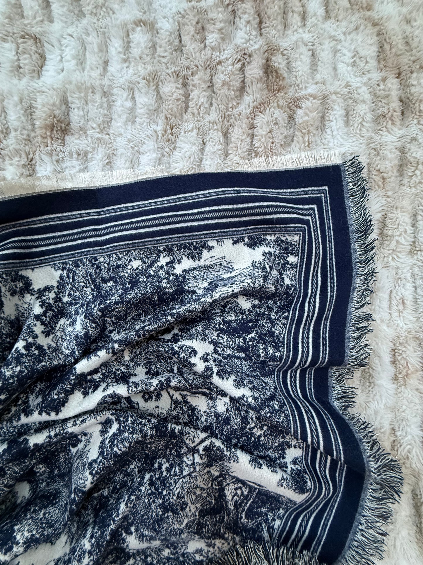 Thick Scarf with Frayed Edges - Navy